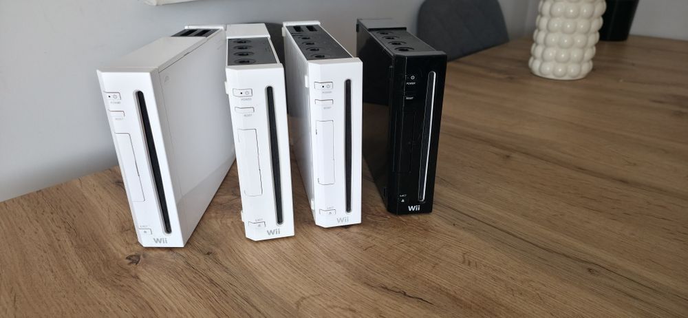 Pakiet 4 Konsole Nintendo Wii zestaw