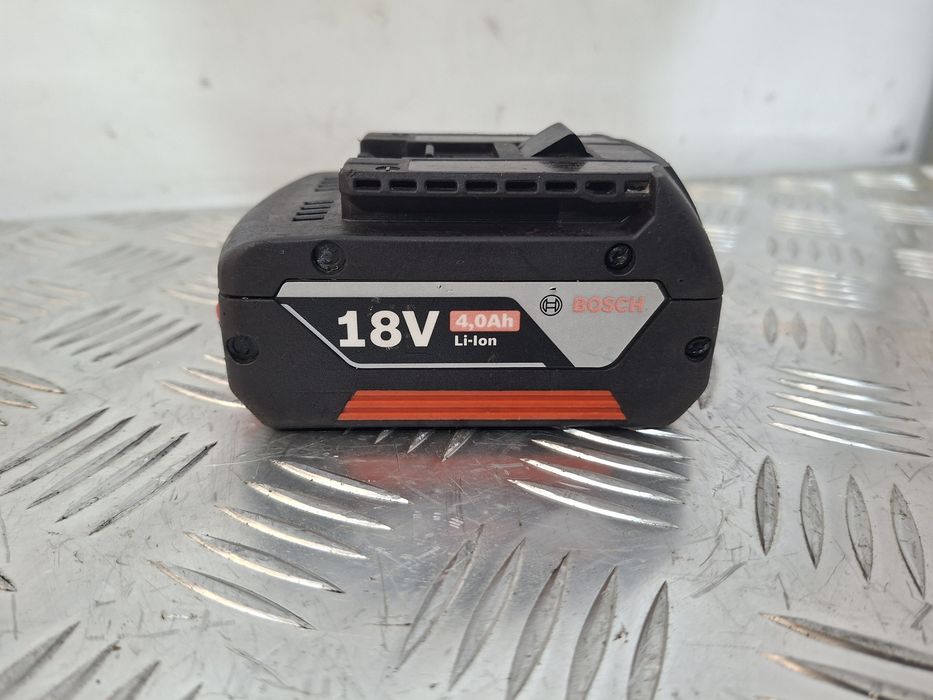 Акумулятор для електроінструментів Bosch GBA 18V 4.0 Ah M-C Profession