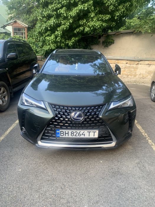 Lexus UX2020 1 покоління