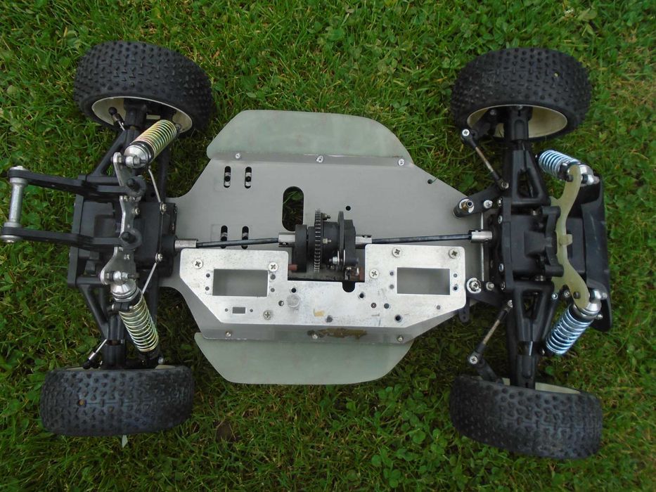 Podwozie Spalinowe Graupner NITRO 1:8 4WD Model RC