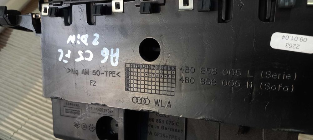 Kosz ramka radia 2 DIN Audi A6 C5 FL