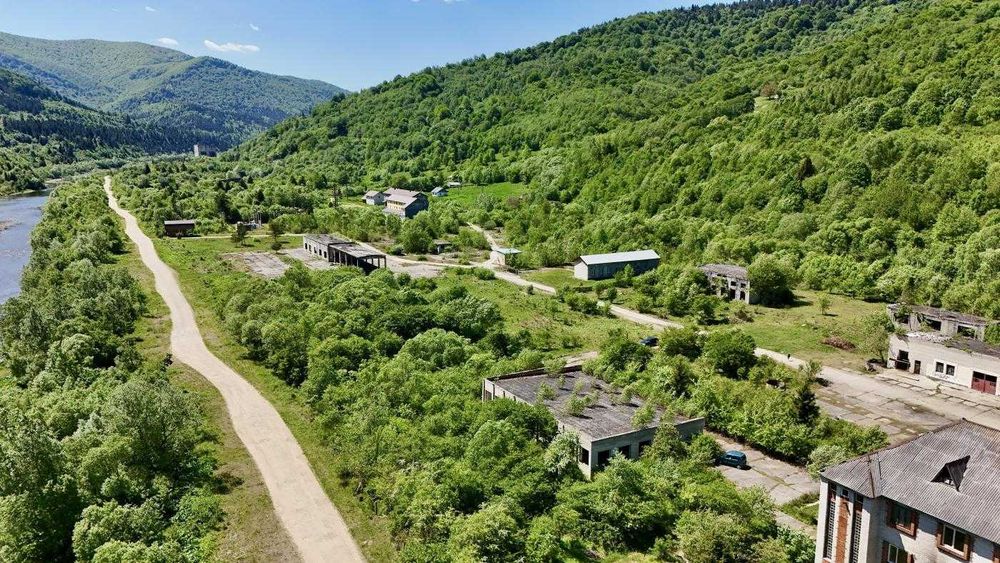 Будівля, комерція, недобудова, Довге (Сопіт), Львівська область
