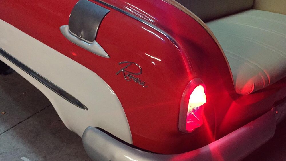 Antigo Sofá Americano. Buick USA.