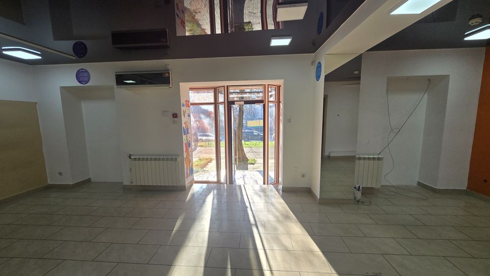 Нова ціна /Здається 54 м 2  Магазин Проспект Незалежності