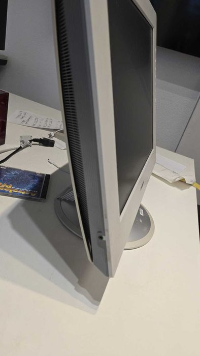 Monitor Sony DeluxePro SDM-X202 de 20.1" (Ideal Retro Gaming / Escritório)