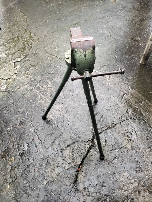 Torno para profissionais com tripé.