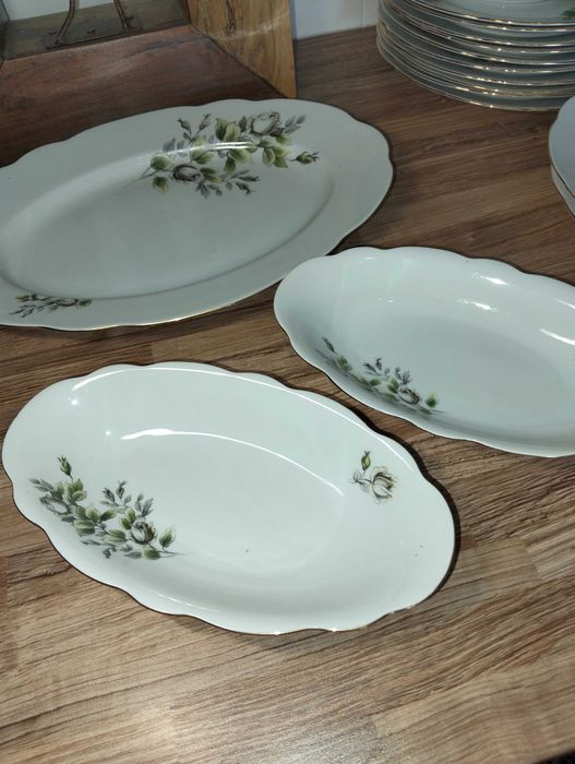 Moritz Zdekauer Dining Service492904862042050563