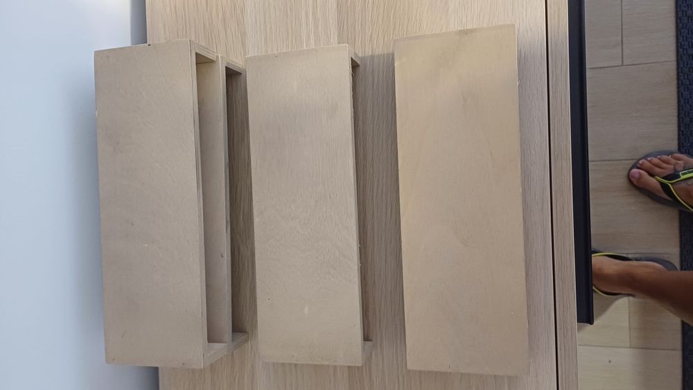 4 bases de madeira (exposição)