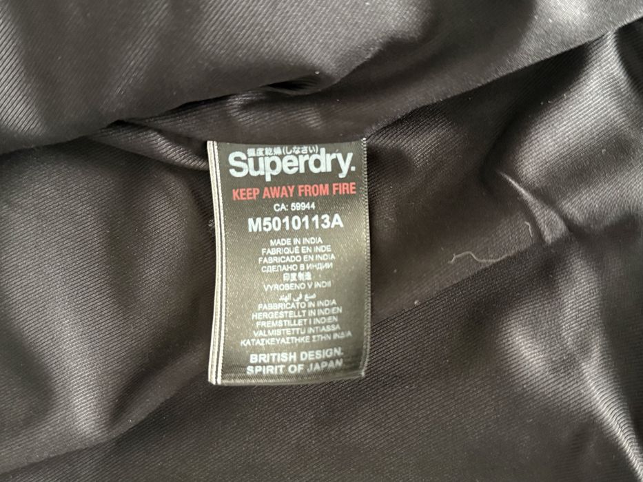 Шкіряна куртка SuperDry розмір M
