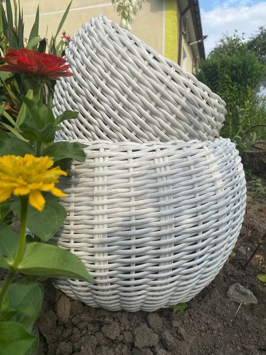 Кашпо з ротангу.