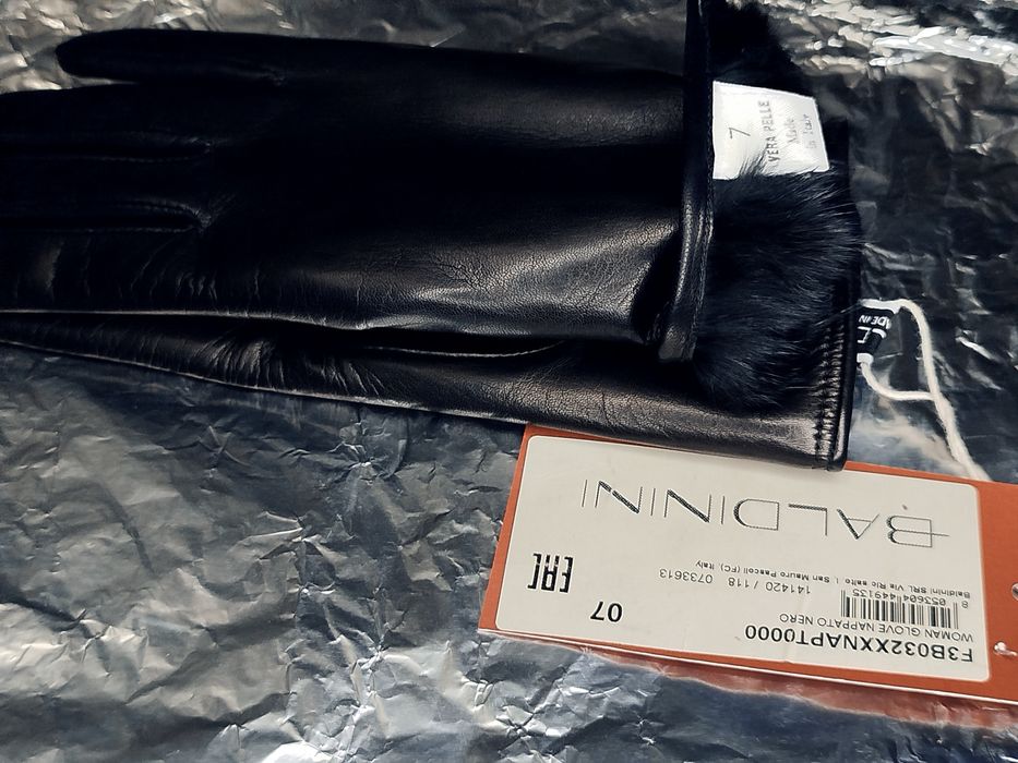 Жіночі шкіряні рукавички