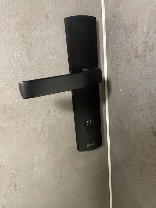 Ślusarz awaryjne otwieranie wymiana zamków 24/7