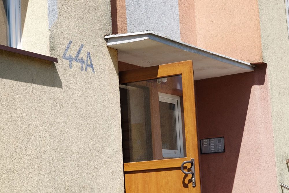 Mieszkanie, Kawalerka Ploty, Wysoki Parter