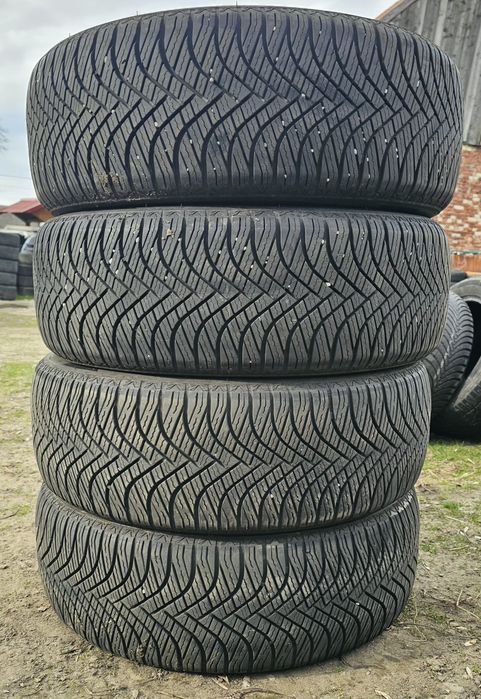 Opony wielosezonowe Goodride 235/55R18 100V