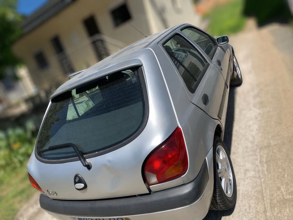 Ford Fiesta IV em bom estado