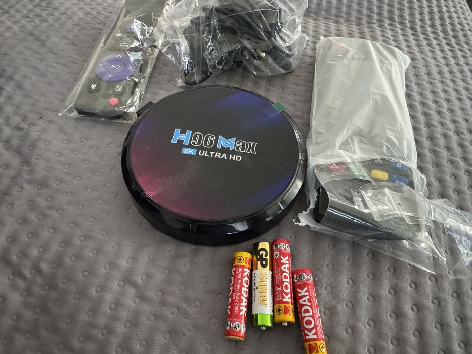 Tv Box 4K h96max 4 gb android 13 dwa piloty