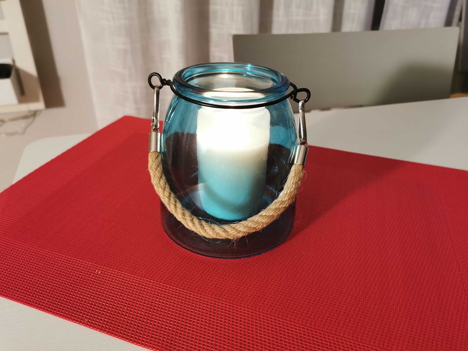 Kosmetyczne akcesoria pojemnik