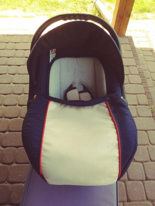 Wózek Camarello Carrera z bazą ISOFIX