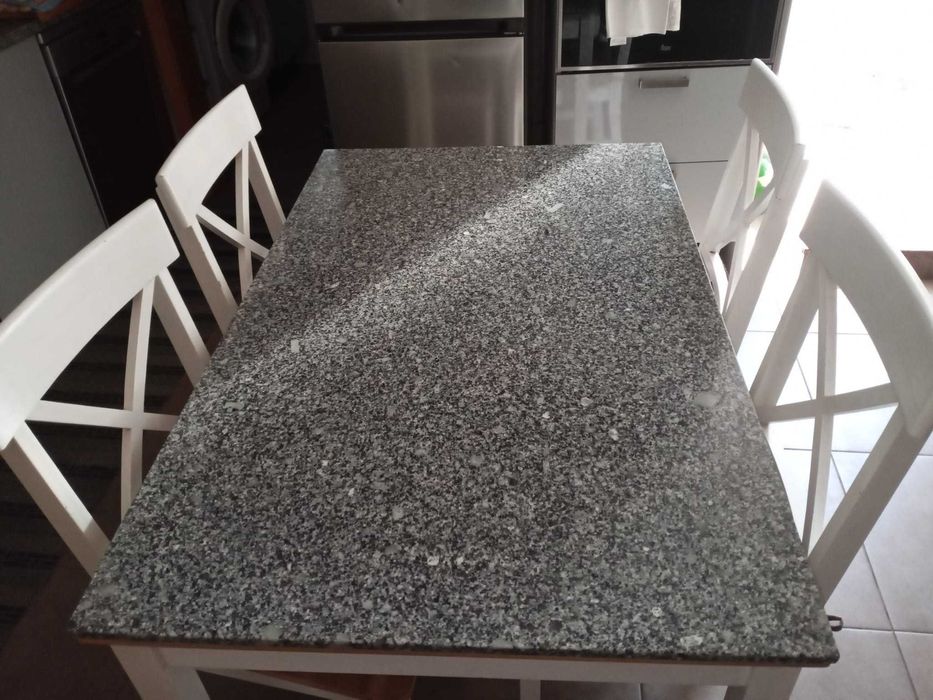 Mesa de cozinha com tampo de pedra64586276738178121