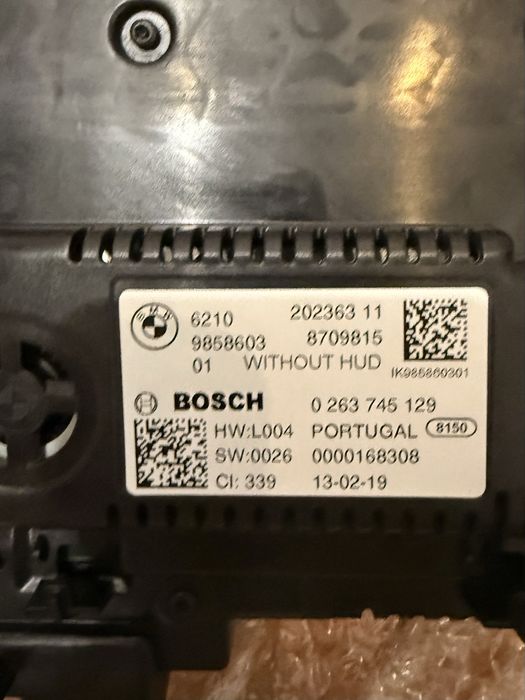 Дисплей ( приборна панель) для BMW G20 . Не робоча!