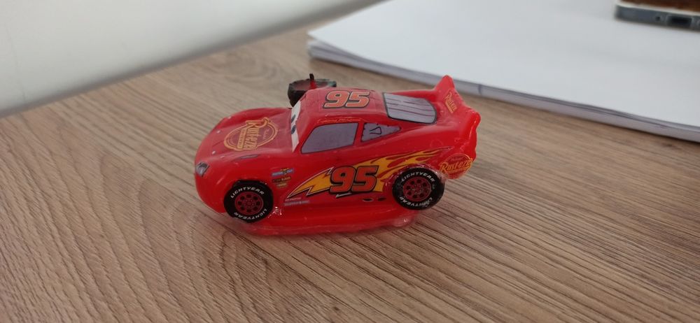 Świeczka na tort Zygzak McQuenn