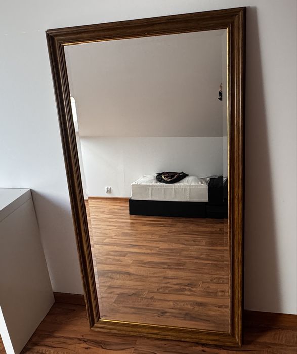 Odsprzedam lustro w dębowej ramie, duże 160x80