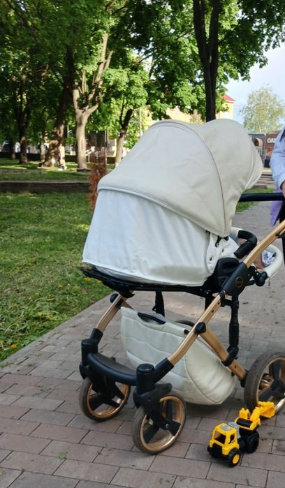 Продається коляска 2 в 1
