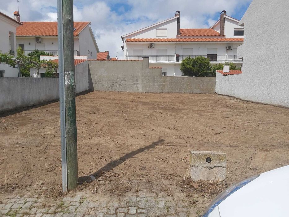 Terreno / Construção