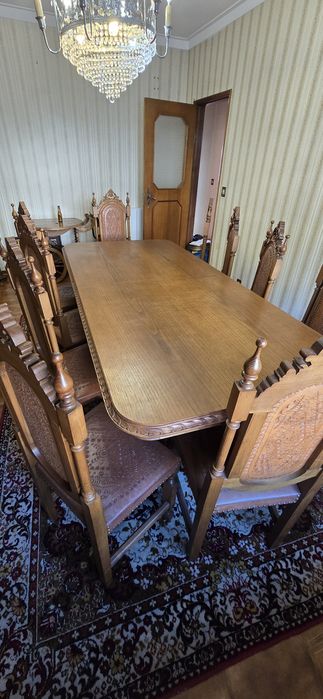 Mesa extensível com cadeiras