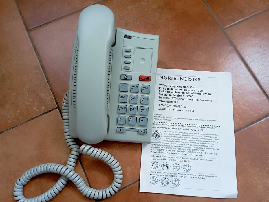 Цифровий телефон Nortel T7000