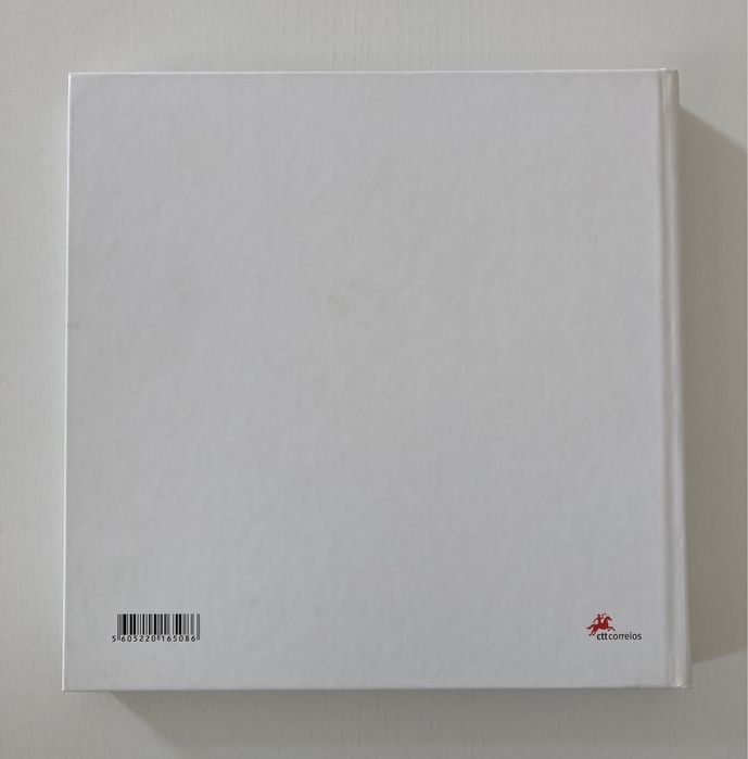 Livro “Trajes Regionais”, de Cristina L. Duarte (Livro CTT com Selos)