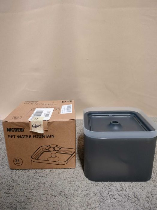 Poidło z fontanną Nicrew plastik 2000 ml dla zwierząt kota psa