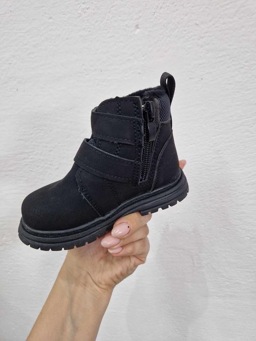 Nowe ocieplane buty zimowe kozaki chłopięce czarne botki r. 20 (13 cm)
