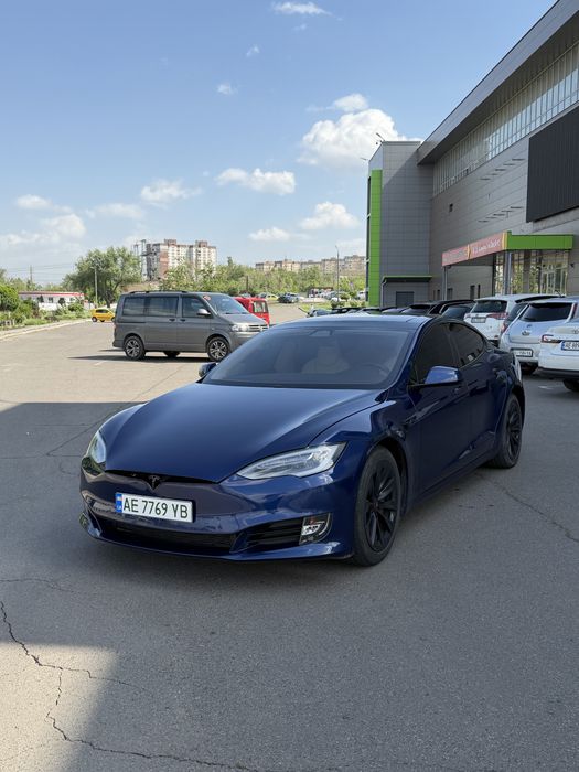 Tesla Model S 2018