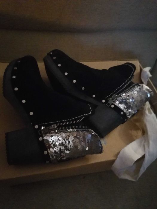 XUZ Botins Pretos com lantejoulas, novos 50€