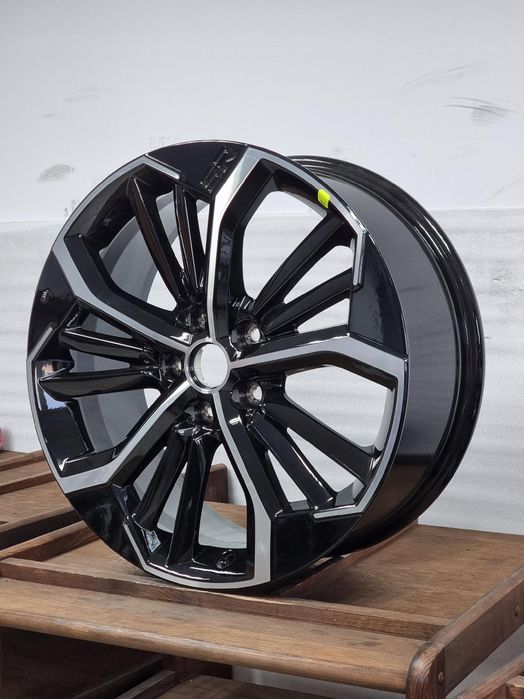 Felga Aluminiowa Nissan Altima Elgrand 19 Cali 403009-Hf9D Et 55