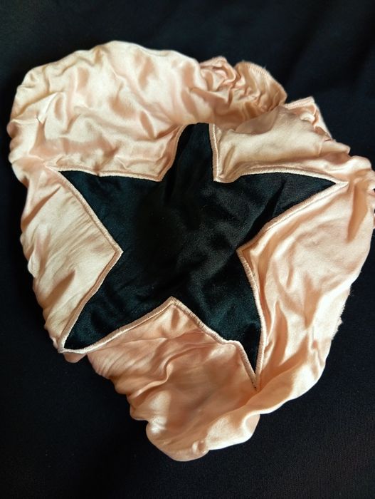 Нежный подарок для любимой: трусики Topshop в красивом боксе