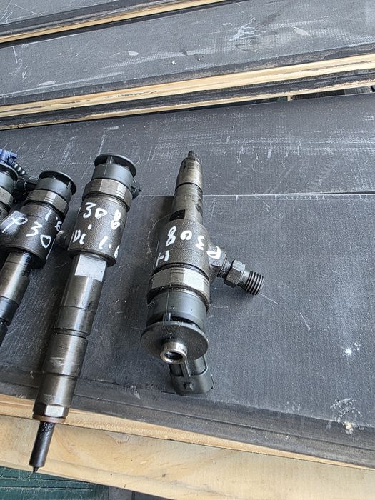 Injectores boch Peugeot 308 1.6hdi ,  2014