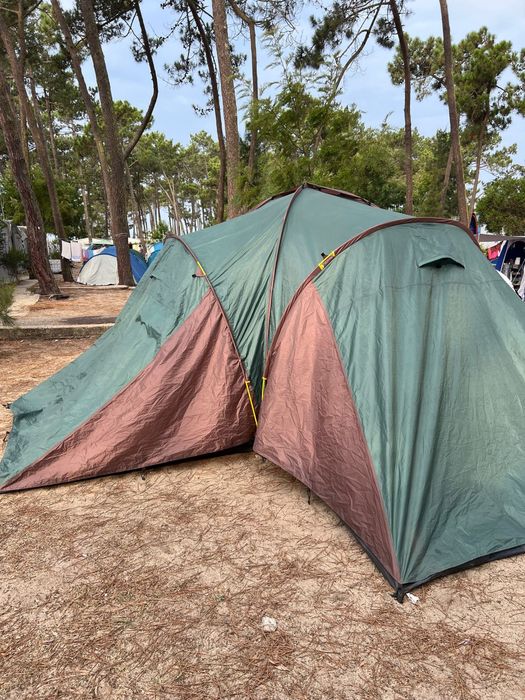 Tenda de Campismo (3 quartos 6 pessoas)