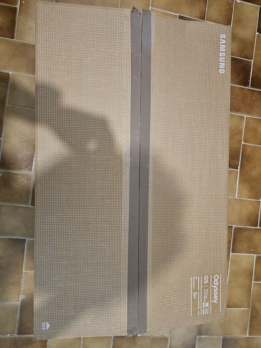 Monitor Samsung Odyssey G5 Curvo