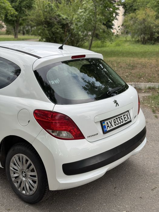 Peugeot 207 2011г.в