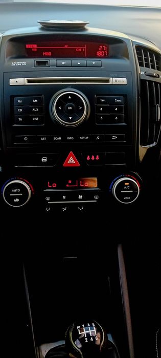 KIA CEED SW EXCELENTE Estado