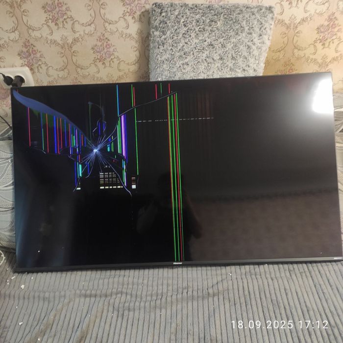 На ЗАПЧАСТИ Телевизор Hisense 50E7KQ