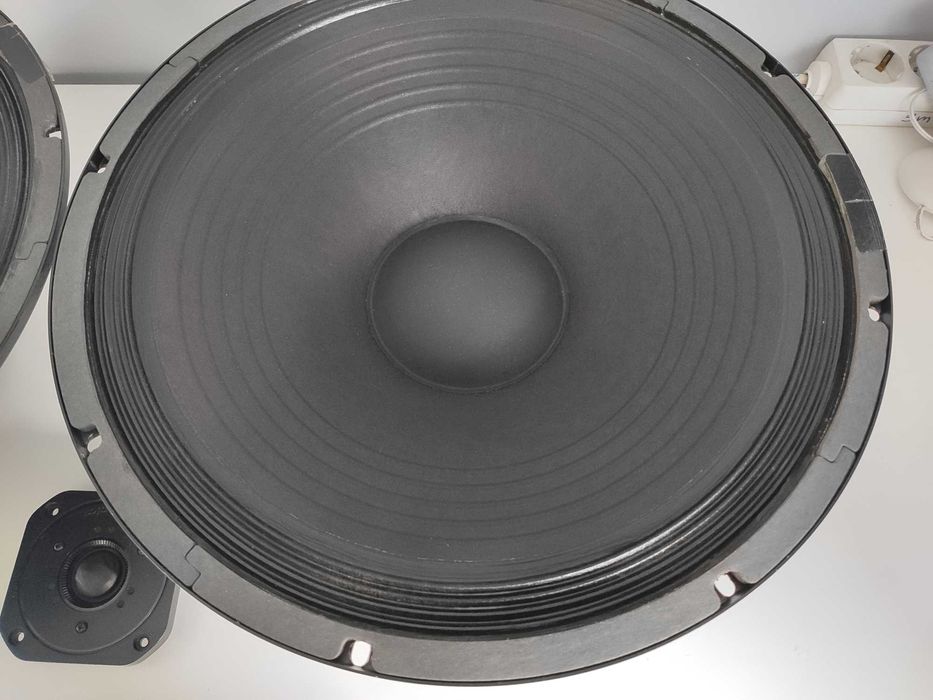 Colunas Woofer Eminence EM 15200L de 15"