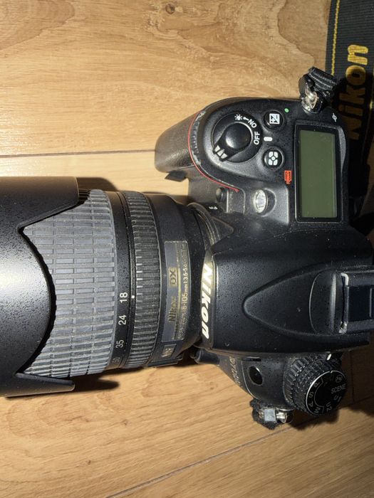 Listrzanka Nikon D7000 z obiektywem Nikkor