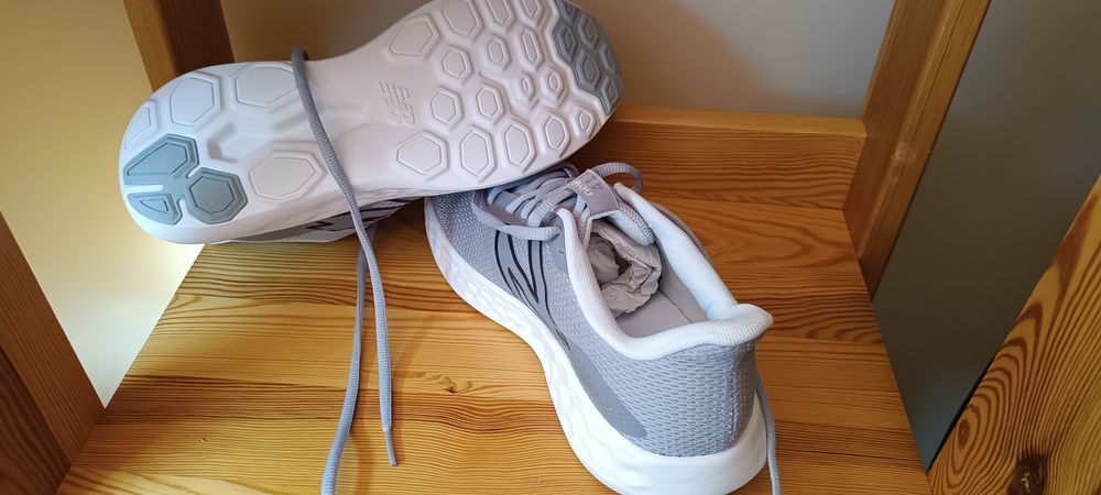 Adidasy New balance szare