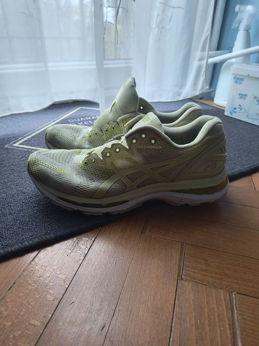 Buty Asics Nimbus 20 roz 42  (26 cm)