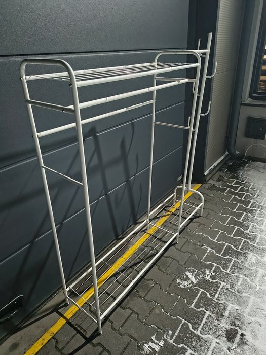 Regał mobilny do garderoby