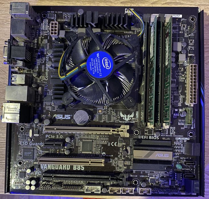 i5 4690k + Asus Vanguard B85 + 14 GB RAM DDR3