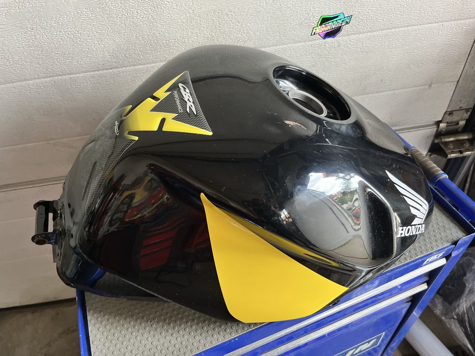 Zbiornik paliwa bak HONDA CBR 954 rr SC50